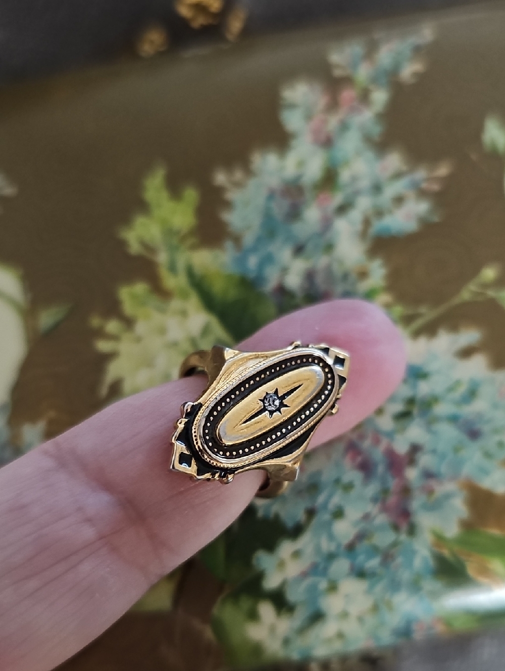 Avon Kenzington Ring